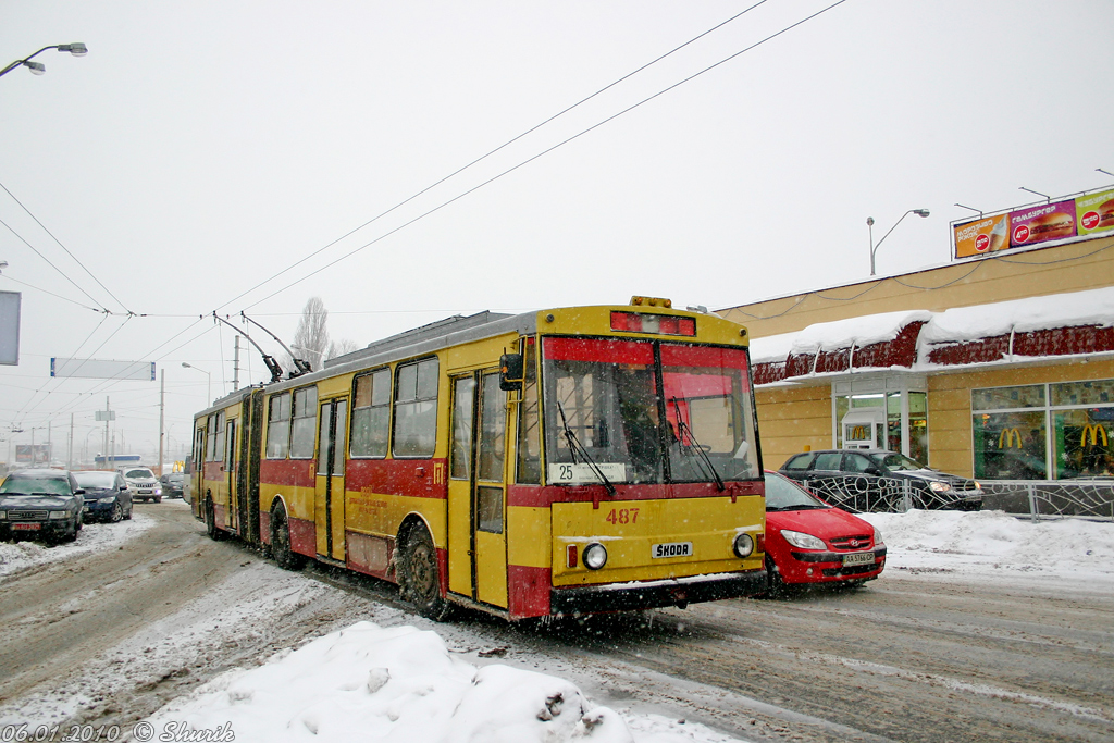 Киев, Škoda 15Tr03/6 № 487