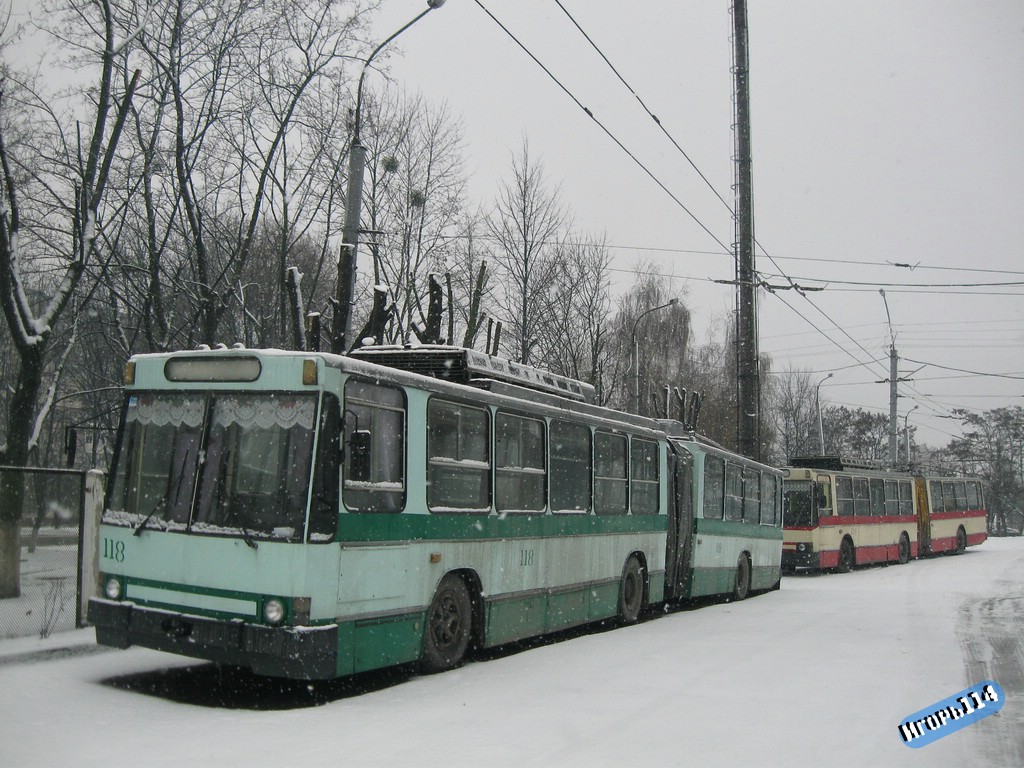 Ровно, ЮМЗ Т1 № 118