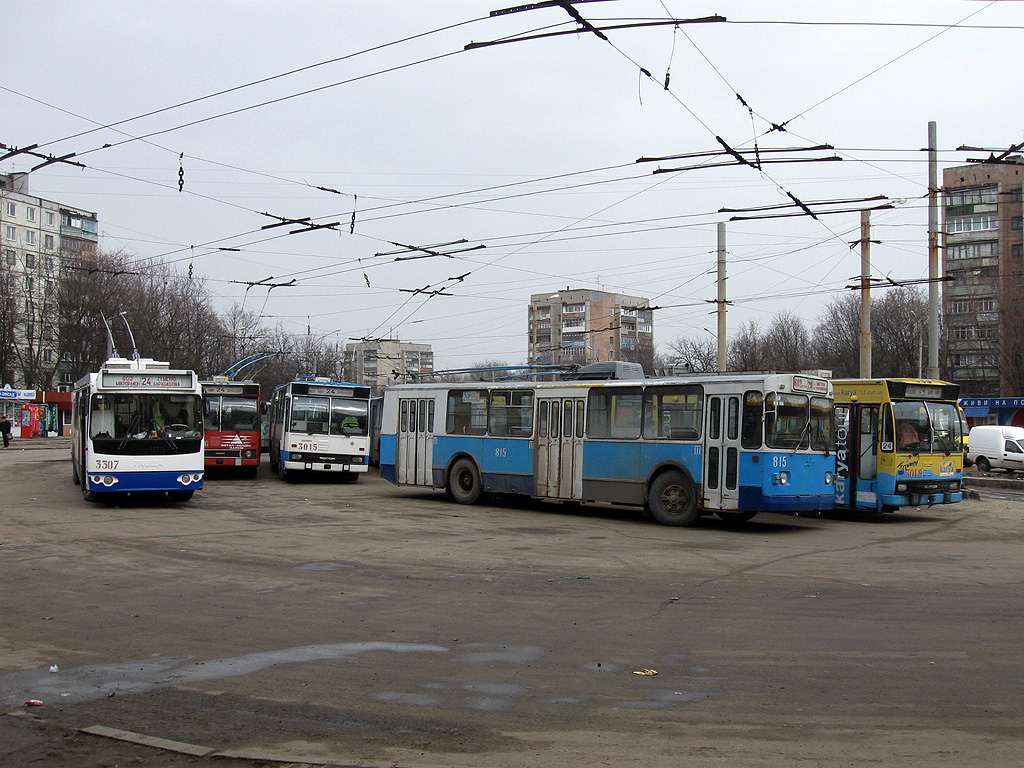 Харьков, ЗиУ-682Г-016.02 № 3307; Харьков, ЗиУ-682В [В00] № 815; Харьков — Конечные станции