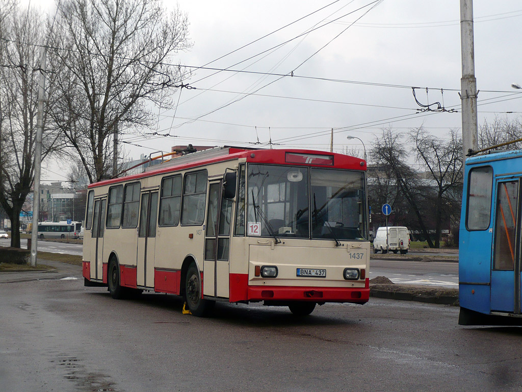 Вильнюс, Škoda 14Tr02 № 1437