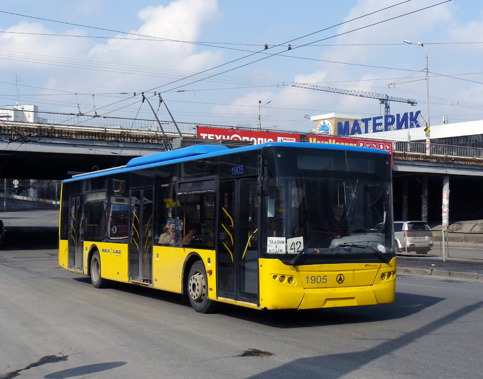 Kyjev, LAZ E183D1 č. 1905