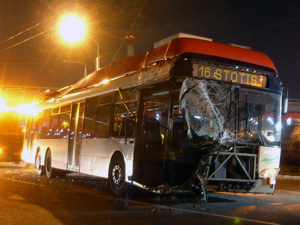 Wilno, Solaris Trollino II 15 AC Nr 2718; Wilno — Unplanned service disruptions, accidents