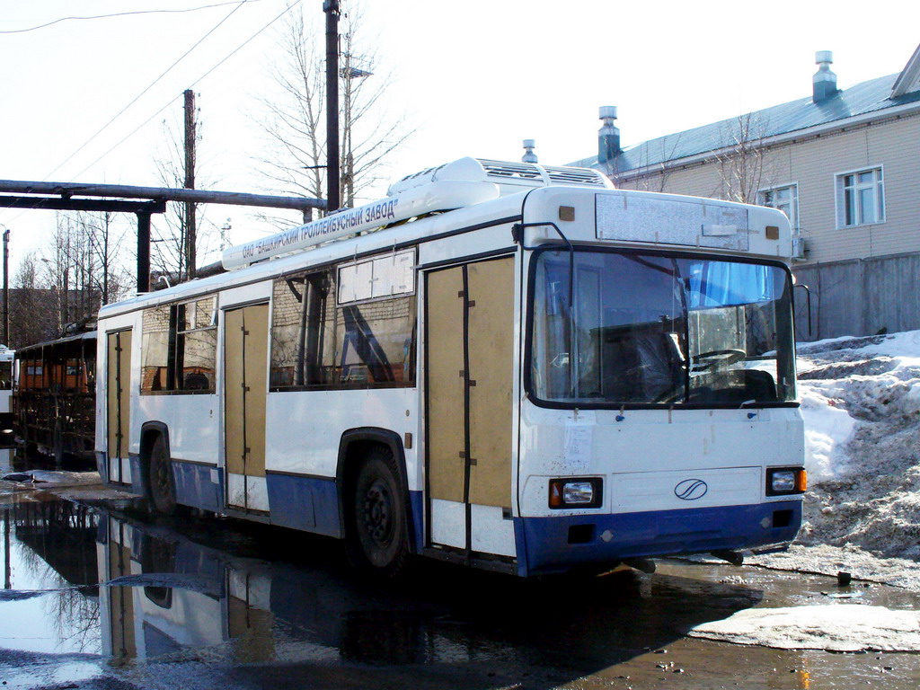 Киров, БТЗ-52764Р № 450
