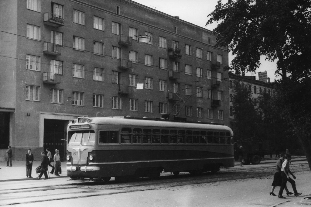 Екатеринбург, МТВ-82 № 187