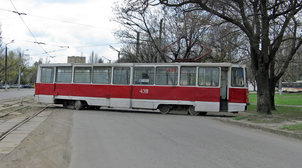 Кривой Рог, 71-605 (КТМ-5М3) № 438