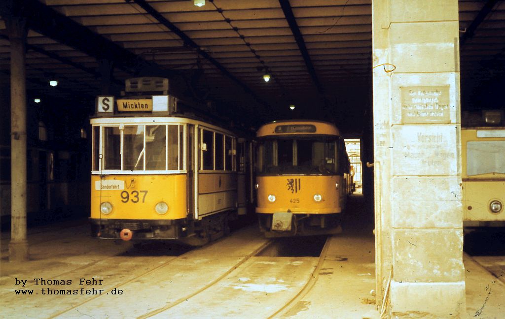 Дрезден, Двухосный моторный Dresden № 937 (201 302); Дрезден, Tatra T4D № 222 425