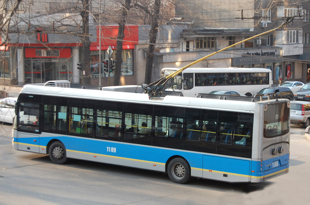 Almaty, YoungMan JNP6120GDZ (Neoplan Kazakhstan) № 1109 Almaty, YoungMan JNP6120GDZ (Neoplan Kazakhstan) № 1109