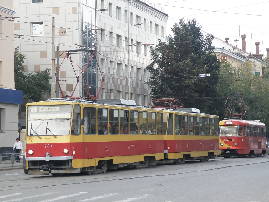 Екатеринбург, Tatra T6B5SU № 747