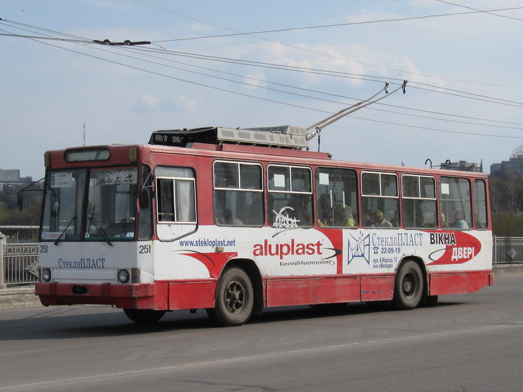 Кропивницкий, ЮМЗ Т2 № 251