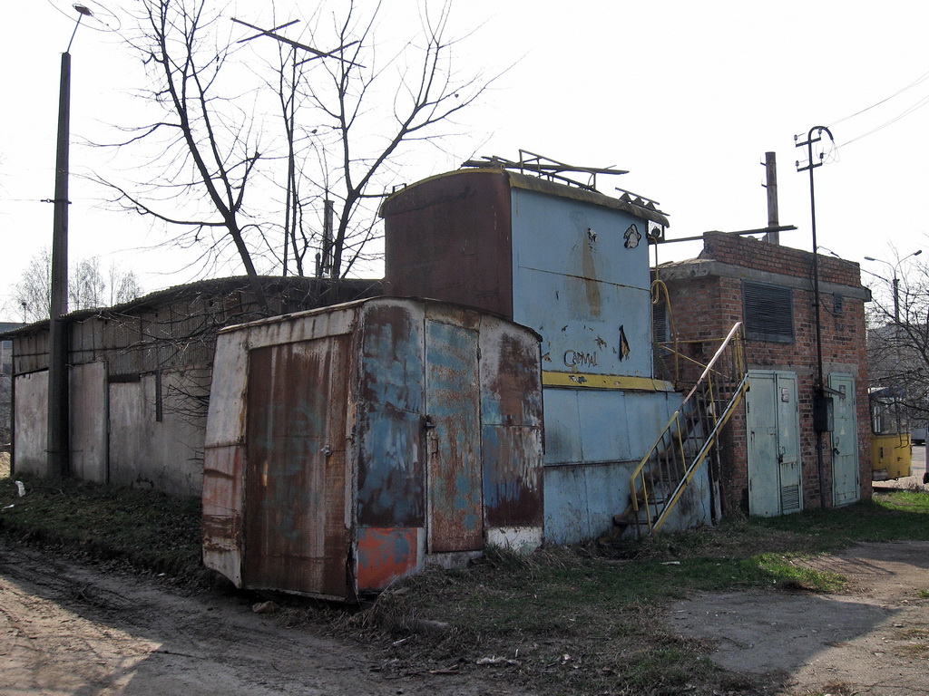 Житомир, ЗиУ-682В № 2117; Житомир — Cараи, бытовки, голубятни и прочее из списанных ТС