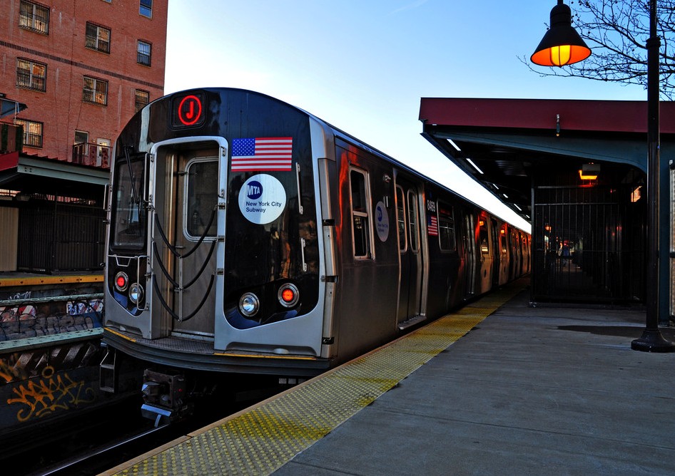 Нью-Йорк, Alstom R160A1 № 8649