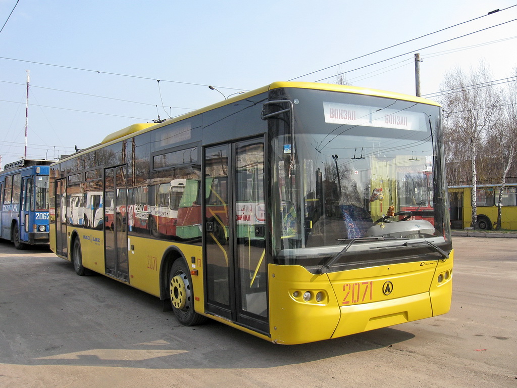 Žytomyr, LAZ E183D1 č. 2071