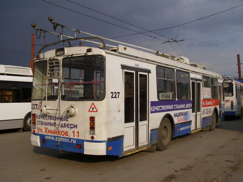 Омск, ЗиУ-682Г-016.02 № 227 Омск, ЗиУ-682Г-016.02 № 227