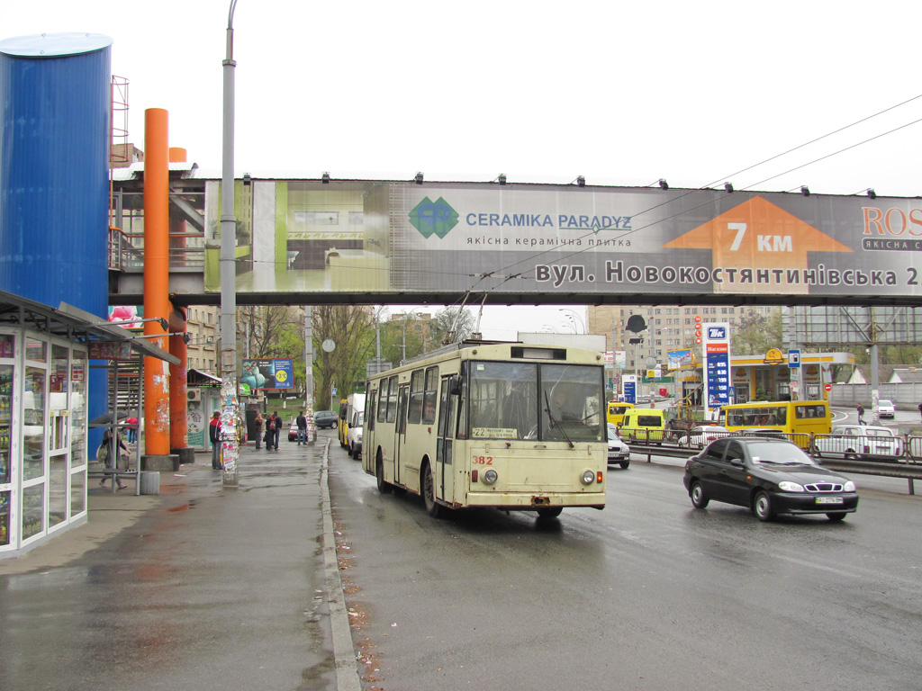 Киев, Škoda 14Tr02/6 № 382