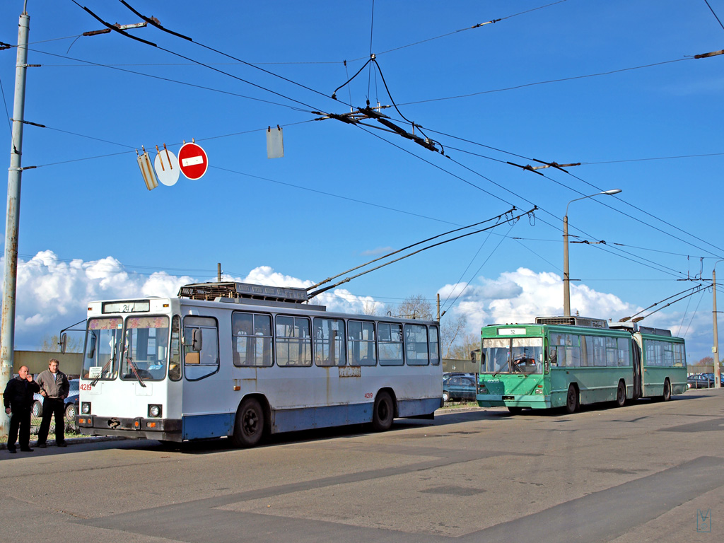 Kijev, YMZ T2 — 4219