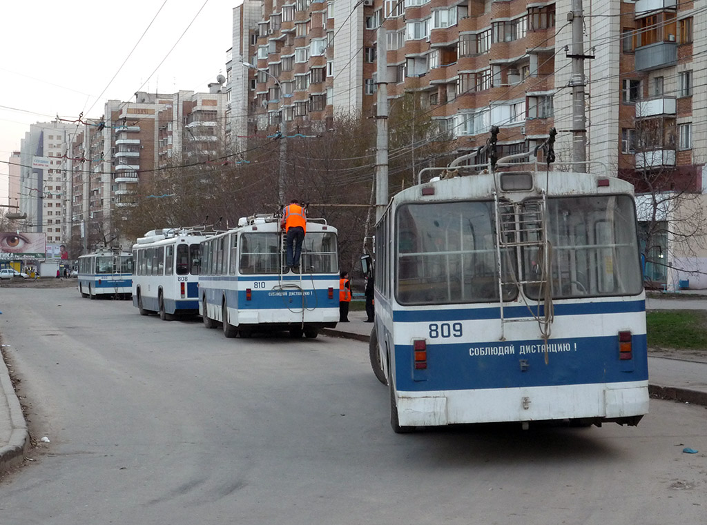 Самара, ЗиУ-682В [В00] № 810; Самара, ЗиУ-682В [В00] № 809; Самара — Конечные станции и кольца (троллейбус)