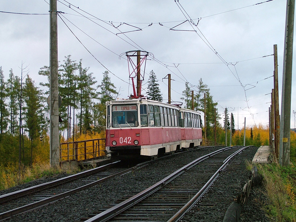 Усть-Илимск, 71-605 (КТМ-5М3) № 042