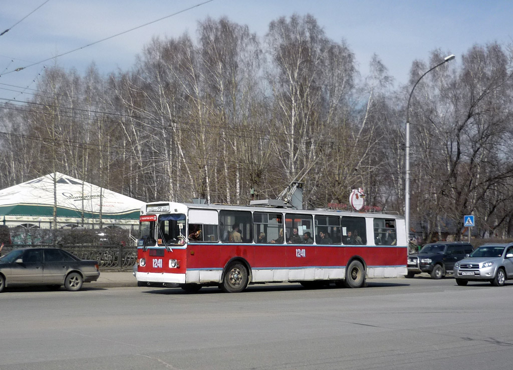 Новосибирск, ЗиУ-682Г [Г00] № 1241