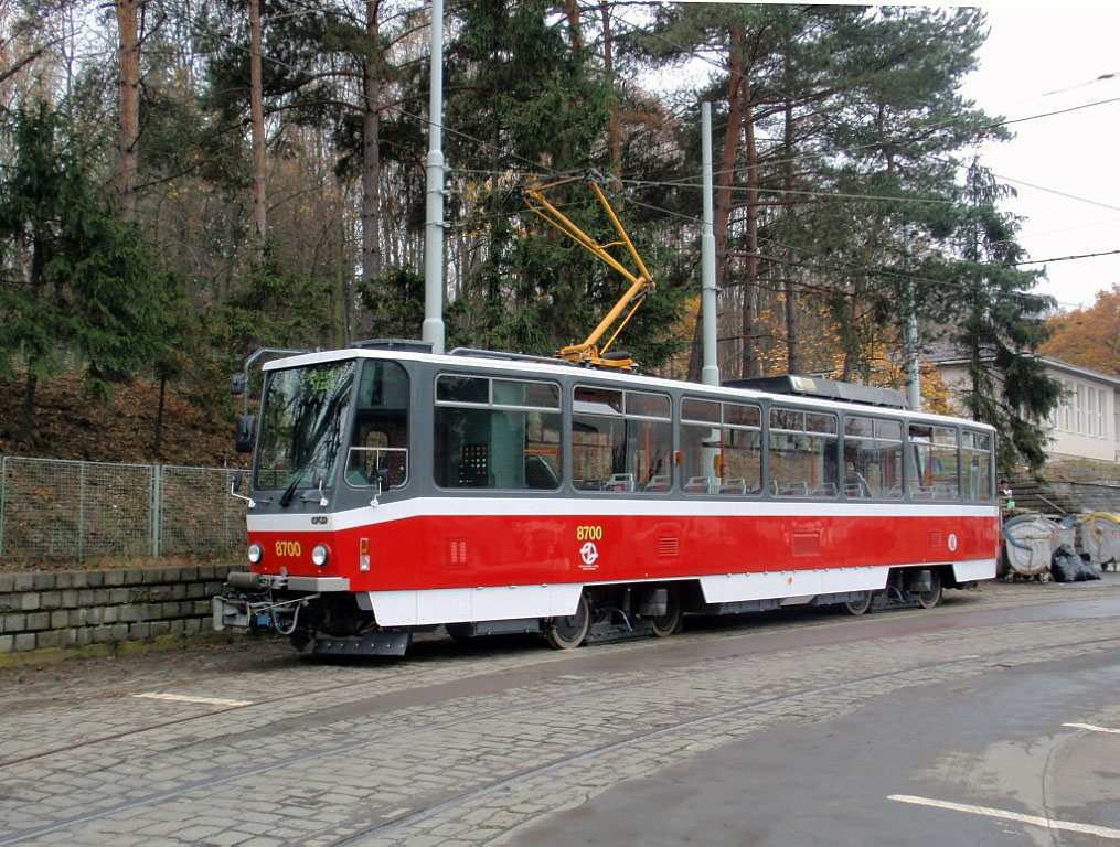 Прага, Tatra T6A5 № 8700