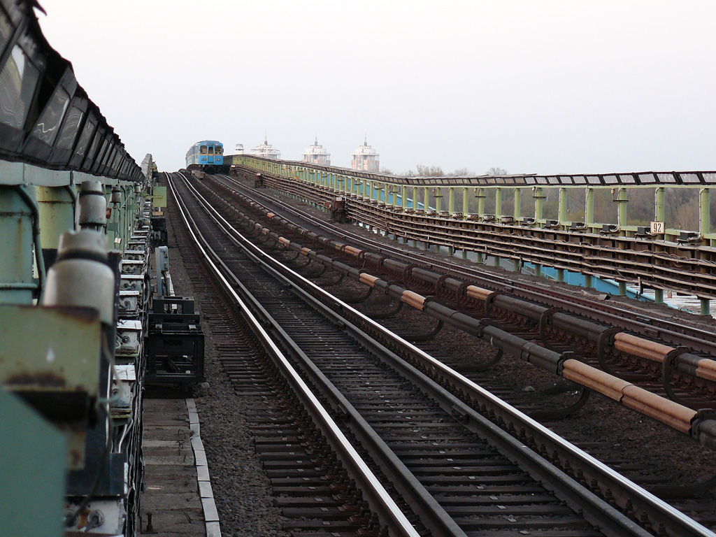 Kyiv — Metro — Line M1 (red)