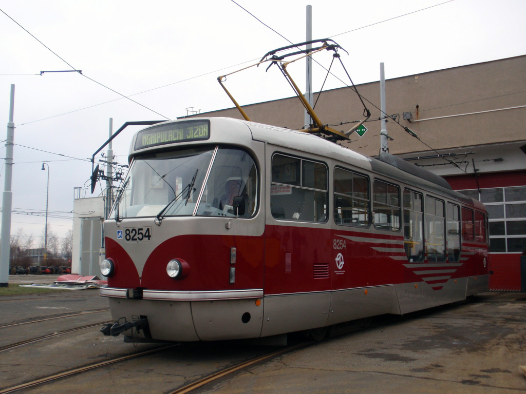 Прага, Tatra T3R.PLF № 8254