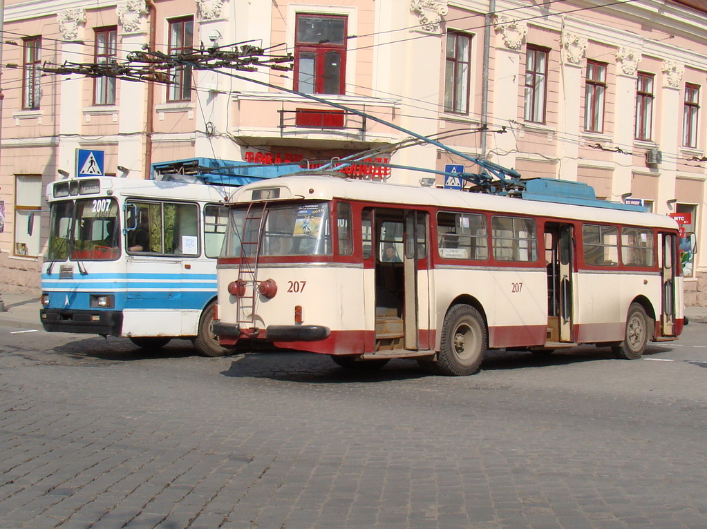 Черновцы, Škoda 9TrH25 № 207