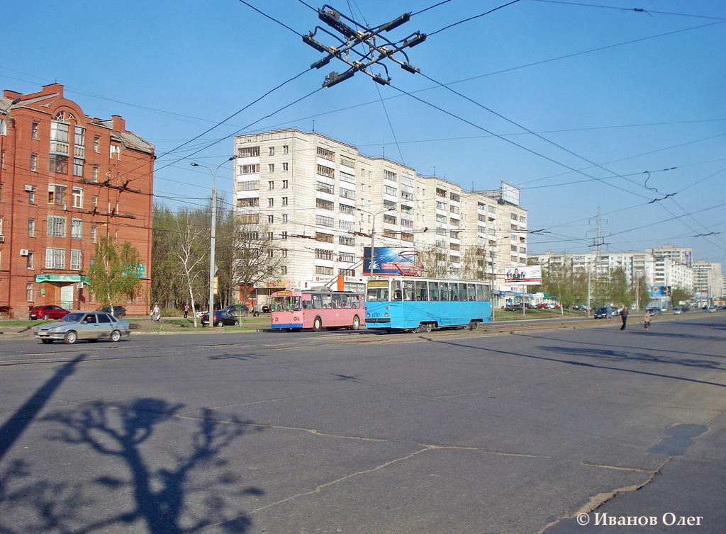 喀山, 71-605A # 1237; 喀山, ZiU-682V [V00] # 2197; 喀山 — ET Lines [4] — East