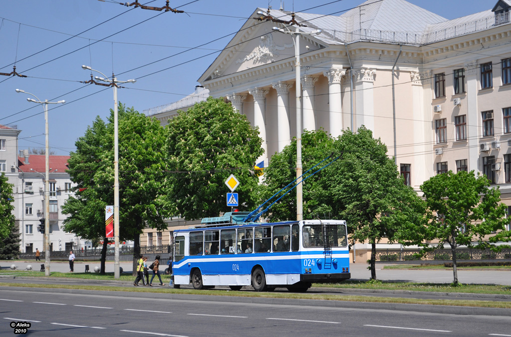 Запорожье, ЮМЗ Т2 № 024