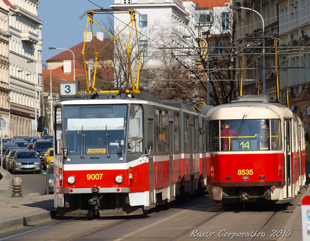 Praha, Tatra KT8D5 č. 9007; Praha, Tatra T3R.P č. 8535