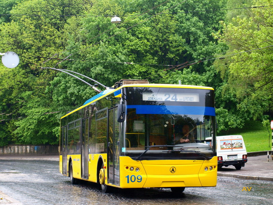 Львов, ЛАЗ E183D1 № 109