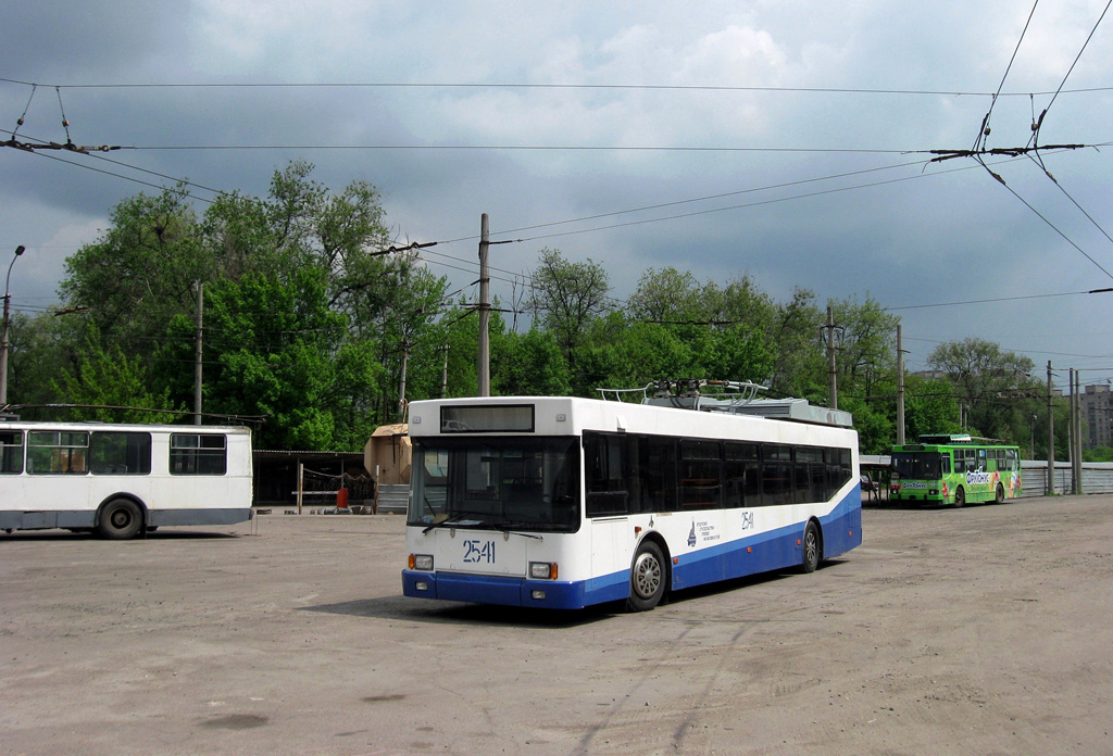 Dnipras, YMZ E186 nr. 2541