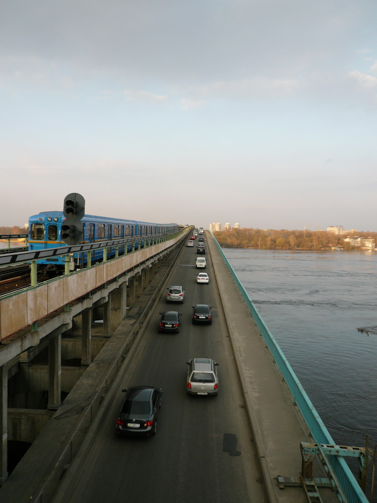 Киев — Метрополитен — Святошинско-Броварская линия