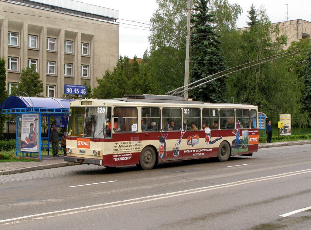 Tšernivtsi, Škoda 14Tr89/6 # 325 Tšernivtsi, Škoda 14Tr89/6 # 325