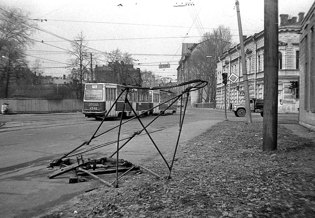 Sankt Petersburg, LM-68M Nr 4546; Sankt Petersburg — Miscellaneous photos