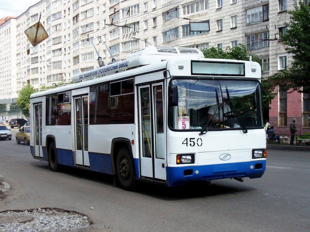 Киров, БТЗ-52764Р № 450