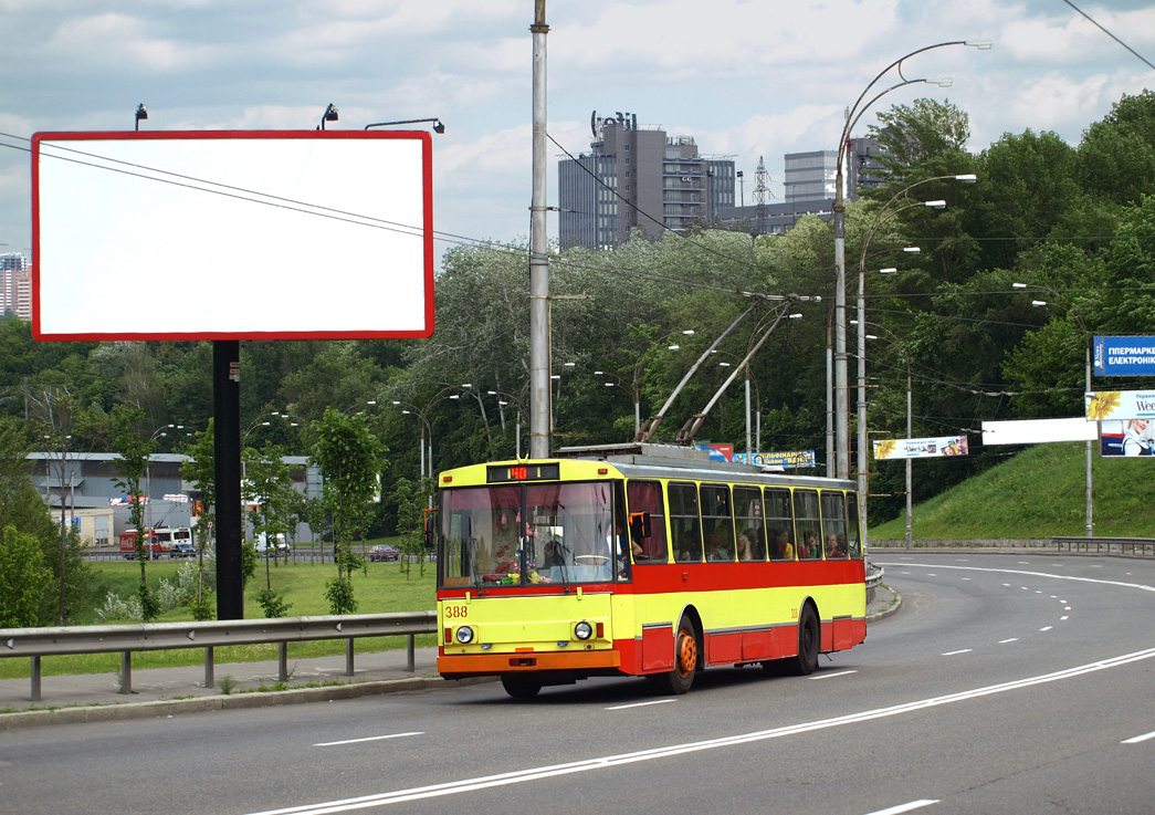 Киев, Škoda 14Tr02/6 № 388