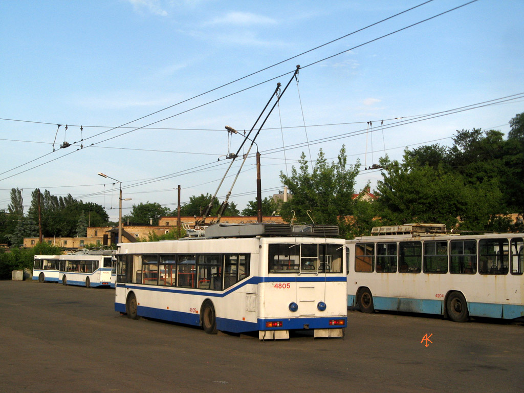 Киев, ЮМЗ E186 № 4805