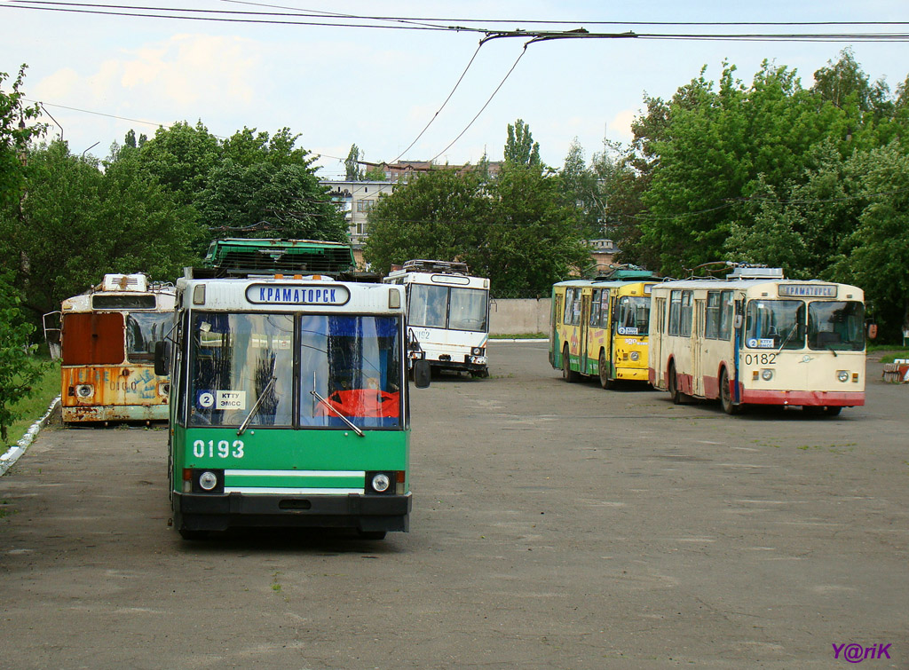 Краматорск, ЗиУ-682В № 0100; Краматорск, ЮМЗ Т1 № 0193; Краматорск, ЮМЗ Т1 № 0192; Краматорск, ЗиУ-682В-012 [В0А] № 0182; Краматорск — Разные фотографии