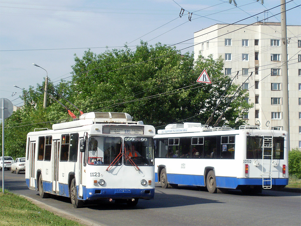 Уфа, БТЗ-5276-04 № 1123; Уфа, БТЗ-52764Р № 1050