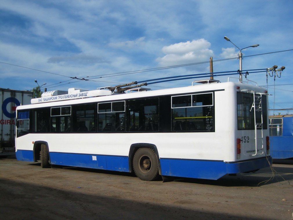 Киров, БТЗ-52764Р № 452