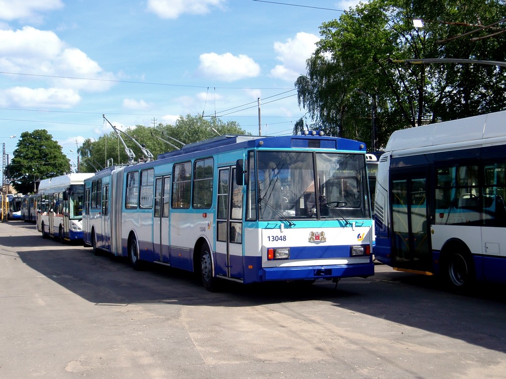Рига, Škoda 15Tr02/6 № 13048