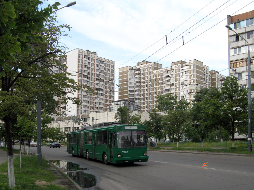 Киев, Киев-12.03 № 4032