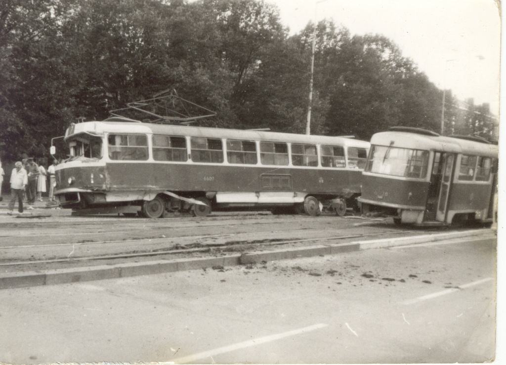 Прага, Tatra T3 № 6607; Прага, Tatra T3 № 6638