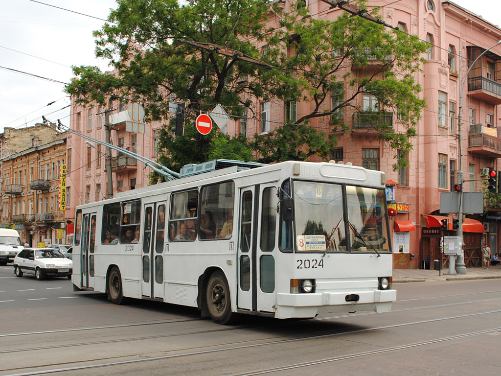 Одесса, ЮМЗ Т1Р (Т2П) № 2024
