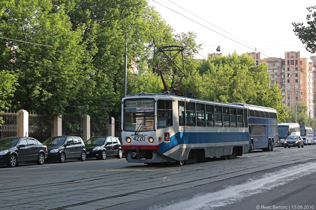 Moskva, 71-608KM № 4220 Moskva, 71-608KM № 4220