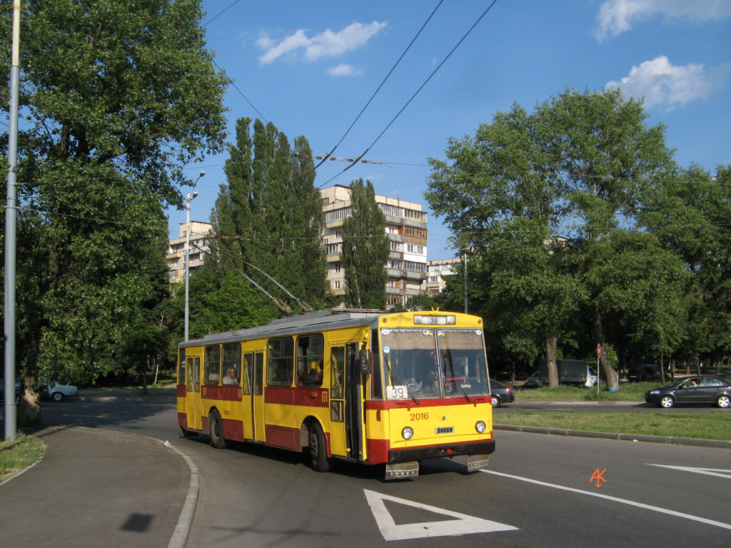 Киев, Škoda 14Tr02/6 № 2016