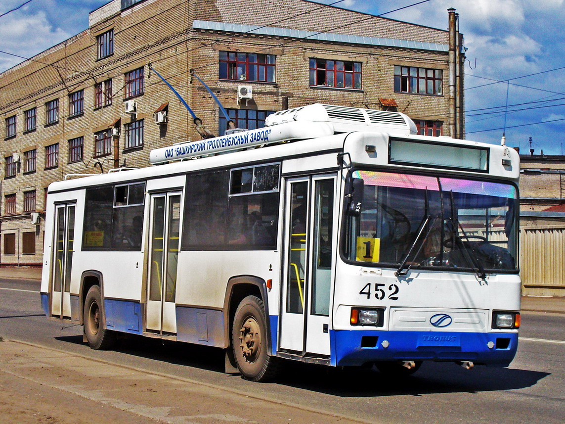 Киров, БТЗ-52764Р № 452