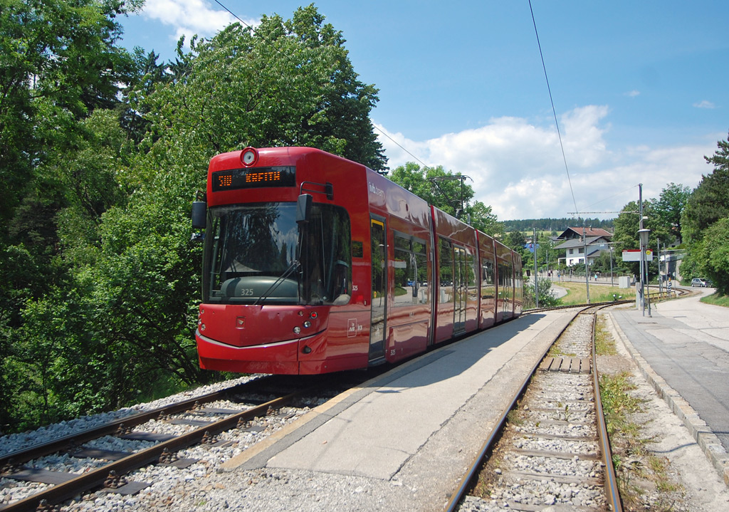 Innsbruck, Bombardier Flexity Outlook Br. 325; Innsbruck — Stubaitalbahn
