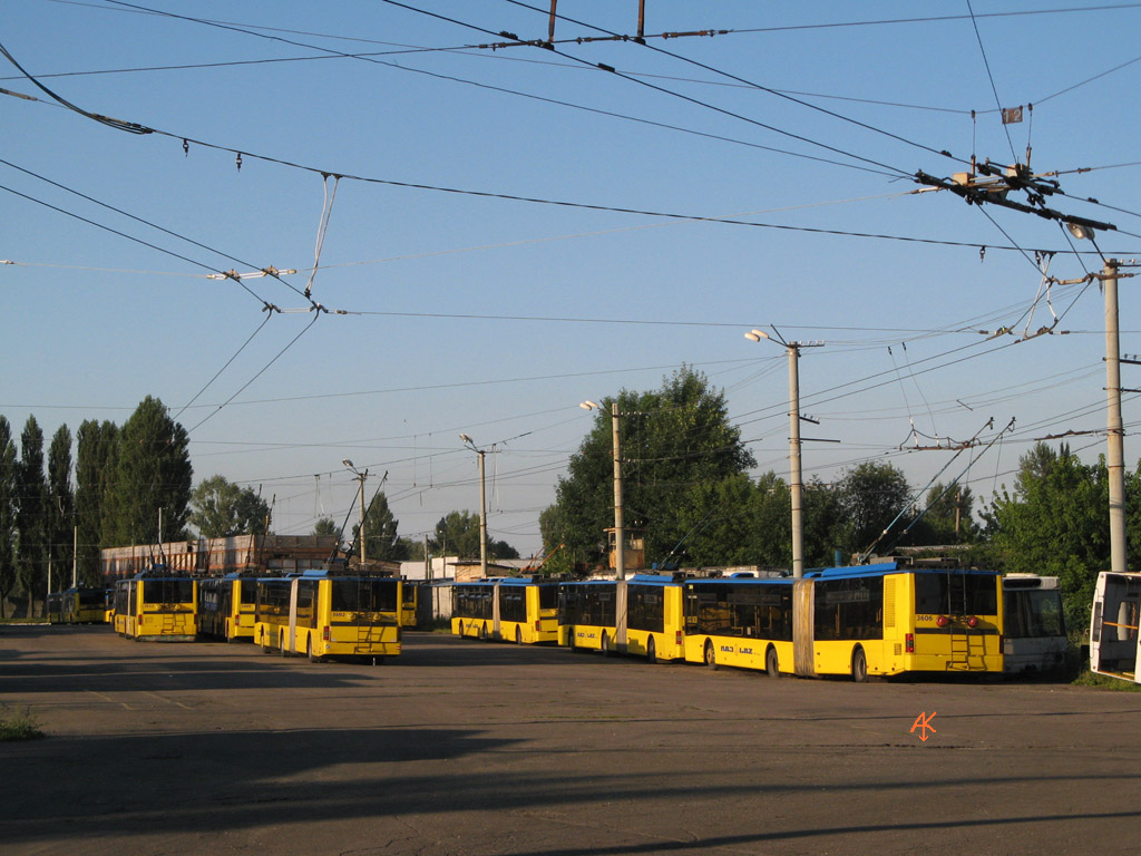 Киев, ЛАЗ E301D1 № 3606