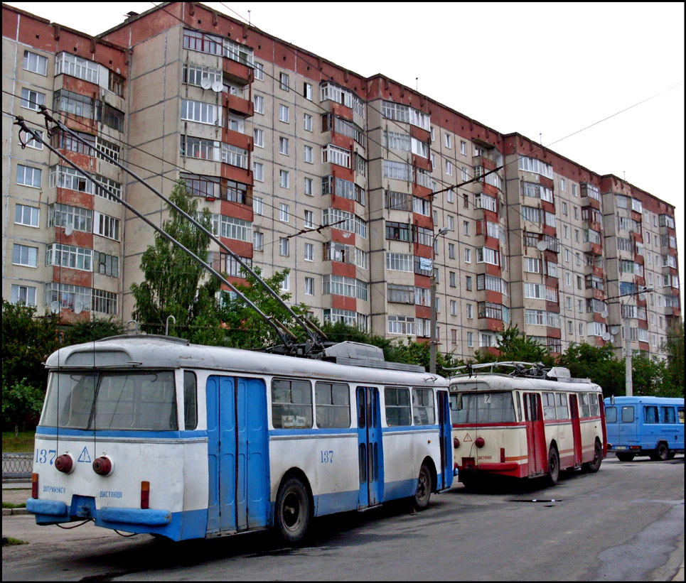 Ровно, Škoda 9TrHT28 № 137